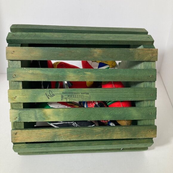 Wooden Christmas Tree Basket Sawmill Critters Selmer TN Handmade Critters 9 x 10 - Picture 6 of 11